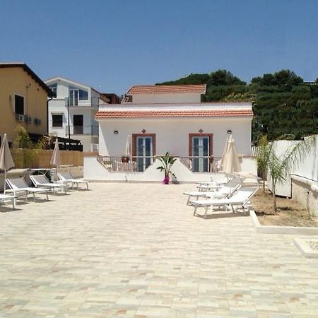 Costa Del Sol Bed & Breakfast Порто Емпедокле Екстериор снимка