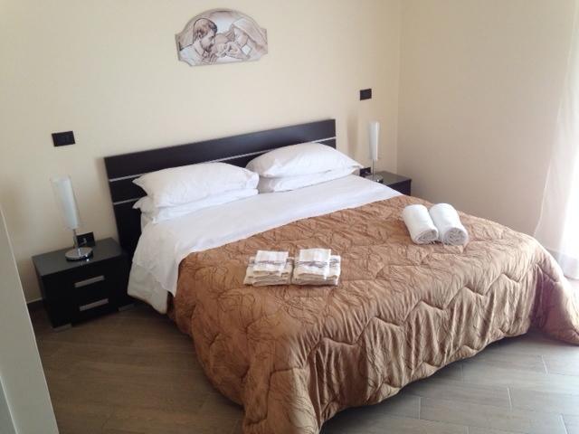 Costa Del Sol Bed & Breakfast Порто Емпедокле Стая снимка
