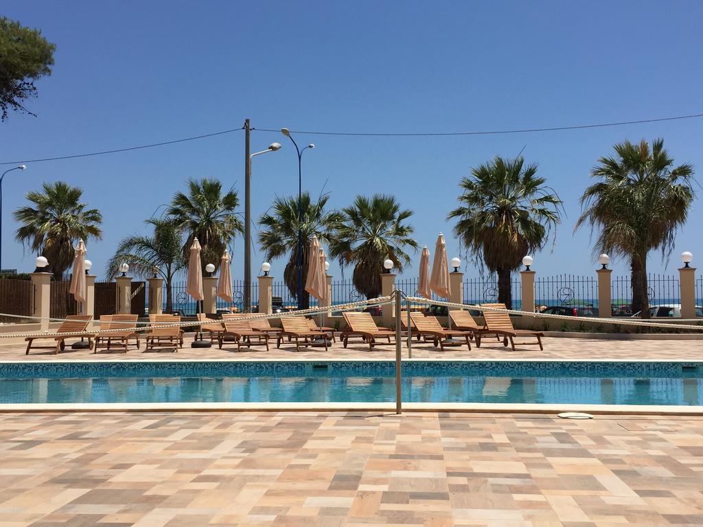 Costa Del Sol Bed & Breakfast Порто Емпедокле Екстериор снимка