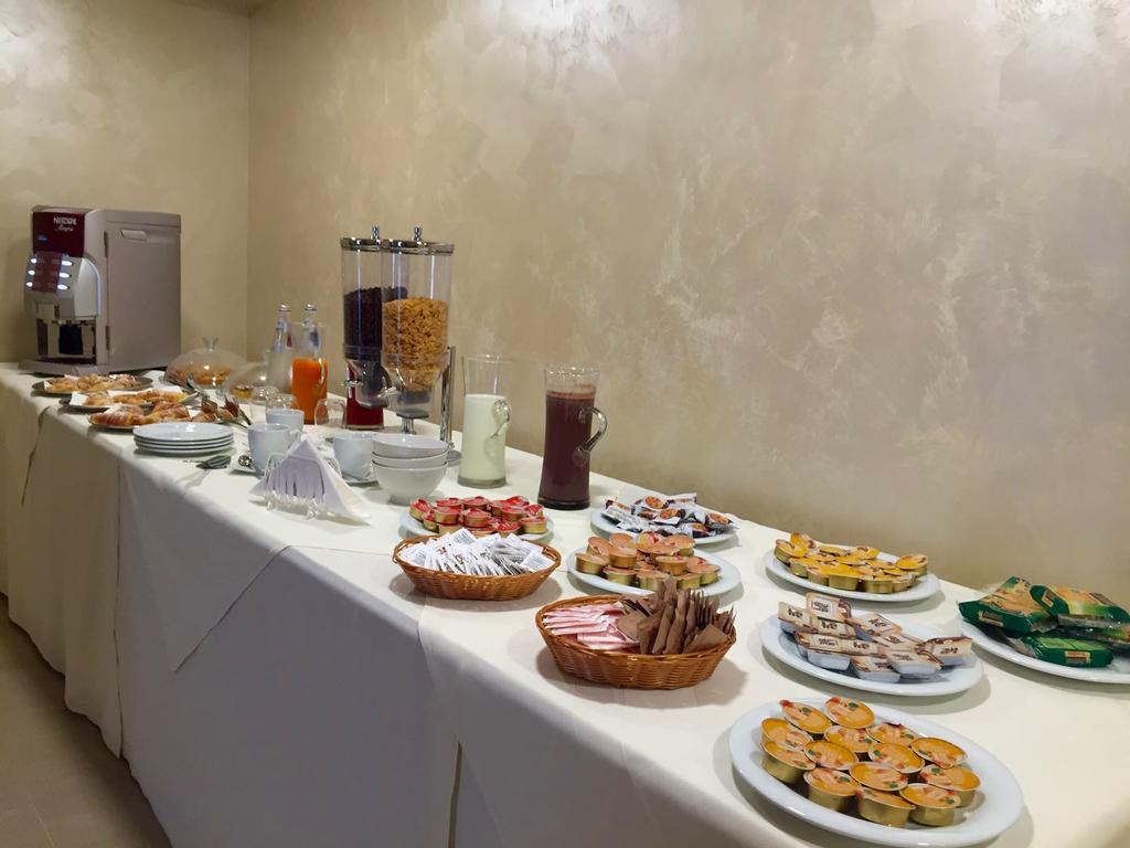 Costa Del Sol Bed & Breakfast Порто Емпедокле Екстериор снимка